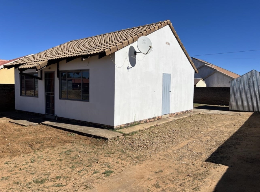 To Let 2 Bedroom Property for Rent in Mmabatho North West